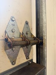 Fold hinges and rollers.
