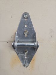 New Quiet Flex section hinge.