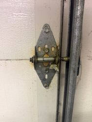 Livermore garage door project photo 10