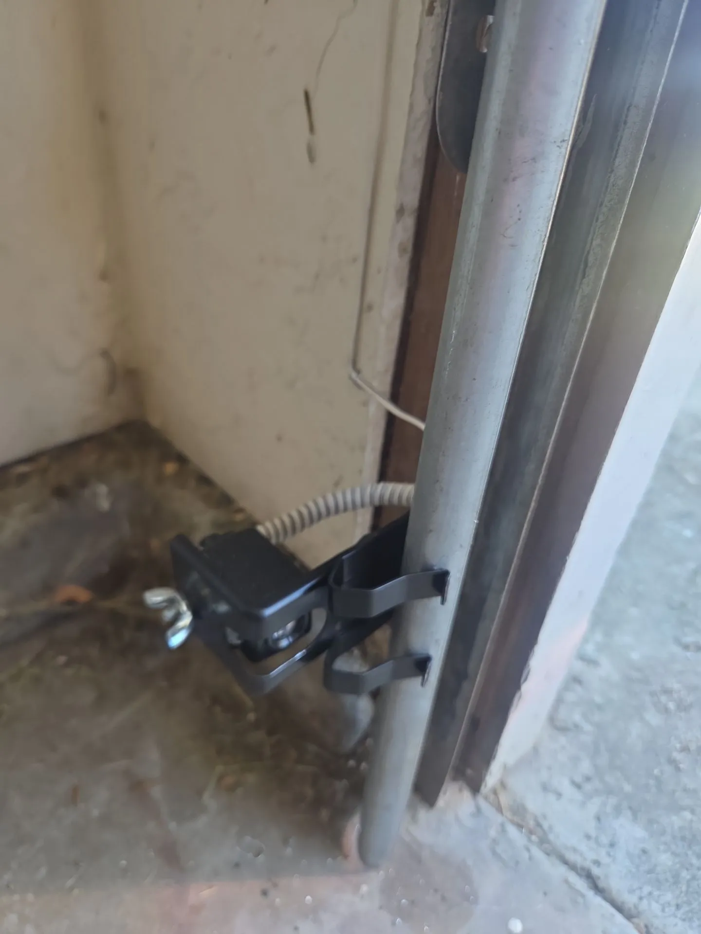 Castro Valley garage door safety sensor repair