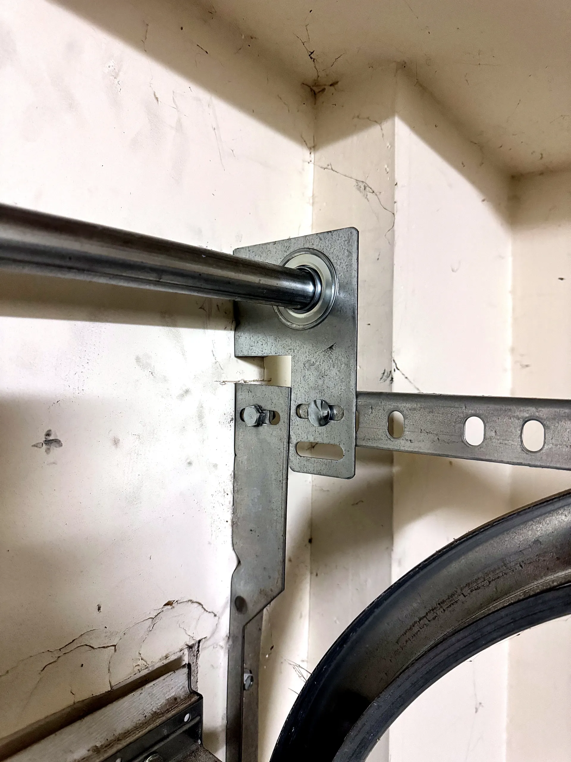 Valiant Garage Door real job photo 10: 2025 10 26 4