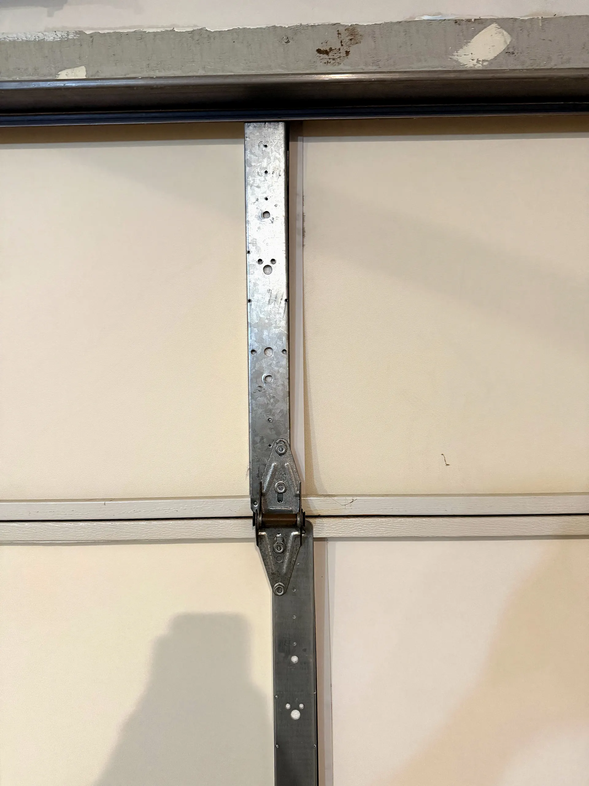 Valiant Garage Door real job photo 17: Img 0120