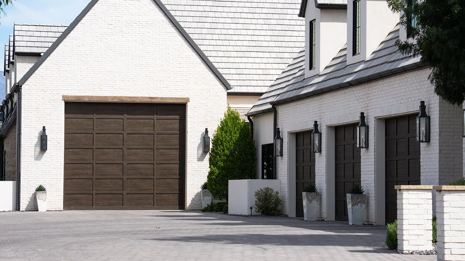 Official Moenave installed garage door media used on the Moenave site